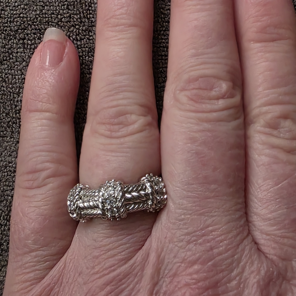 Elegant Silver Women's Ring